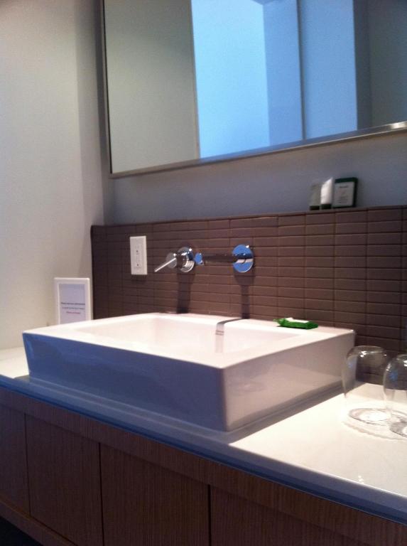 Hotel Ocho Toronto Eksteriør bilde